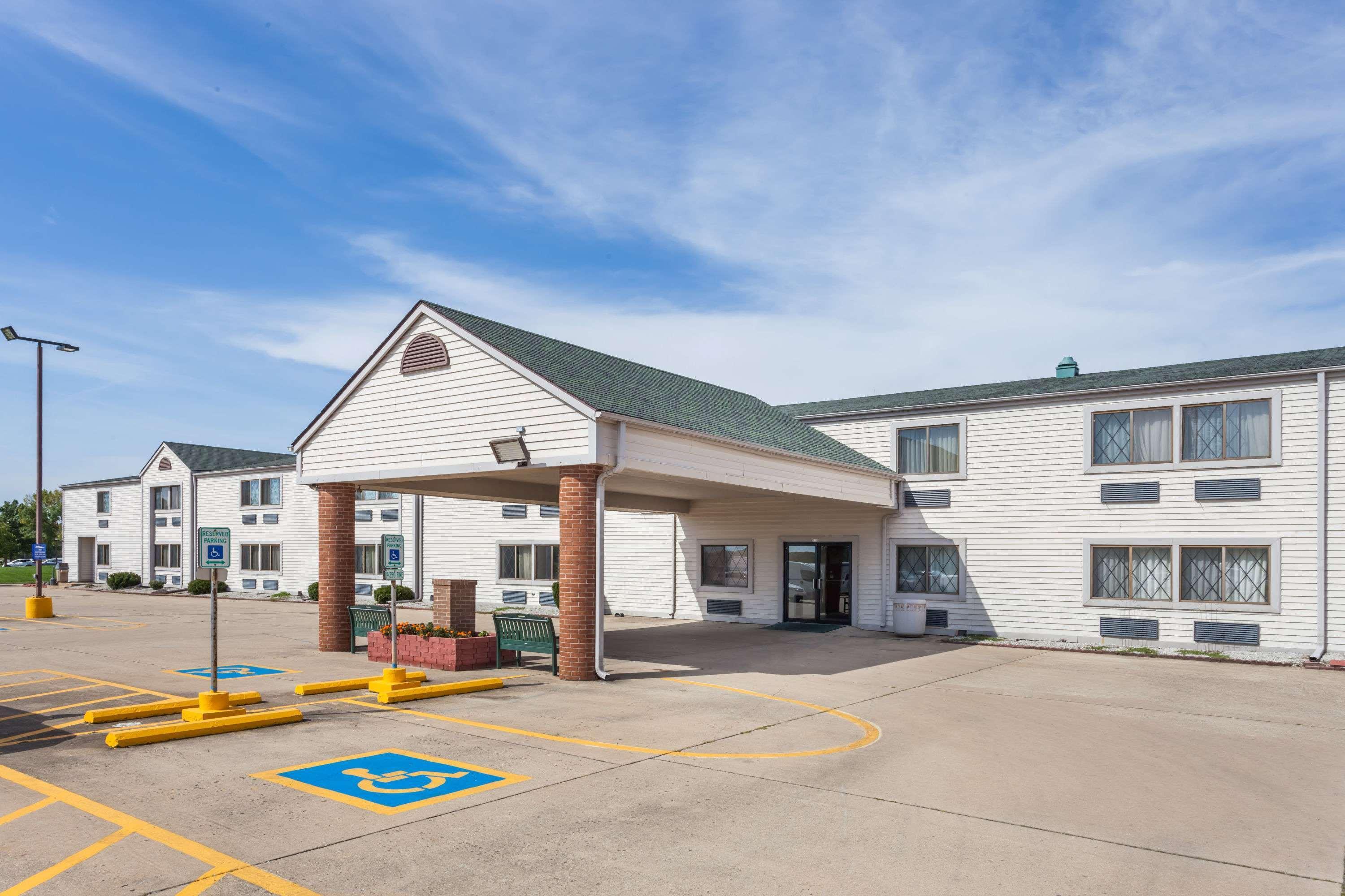 Hotel Baymont By Wyndham 2*