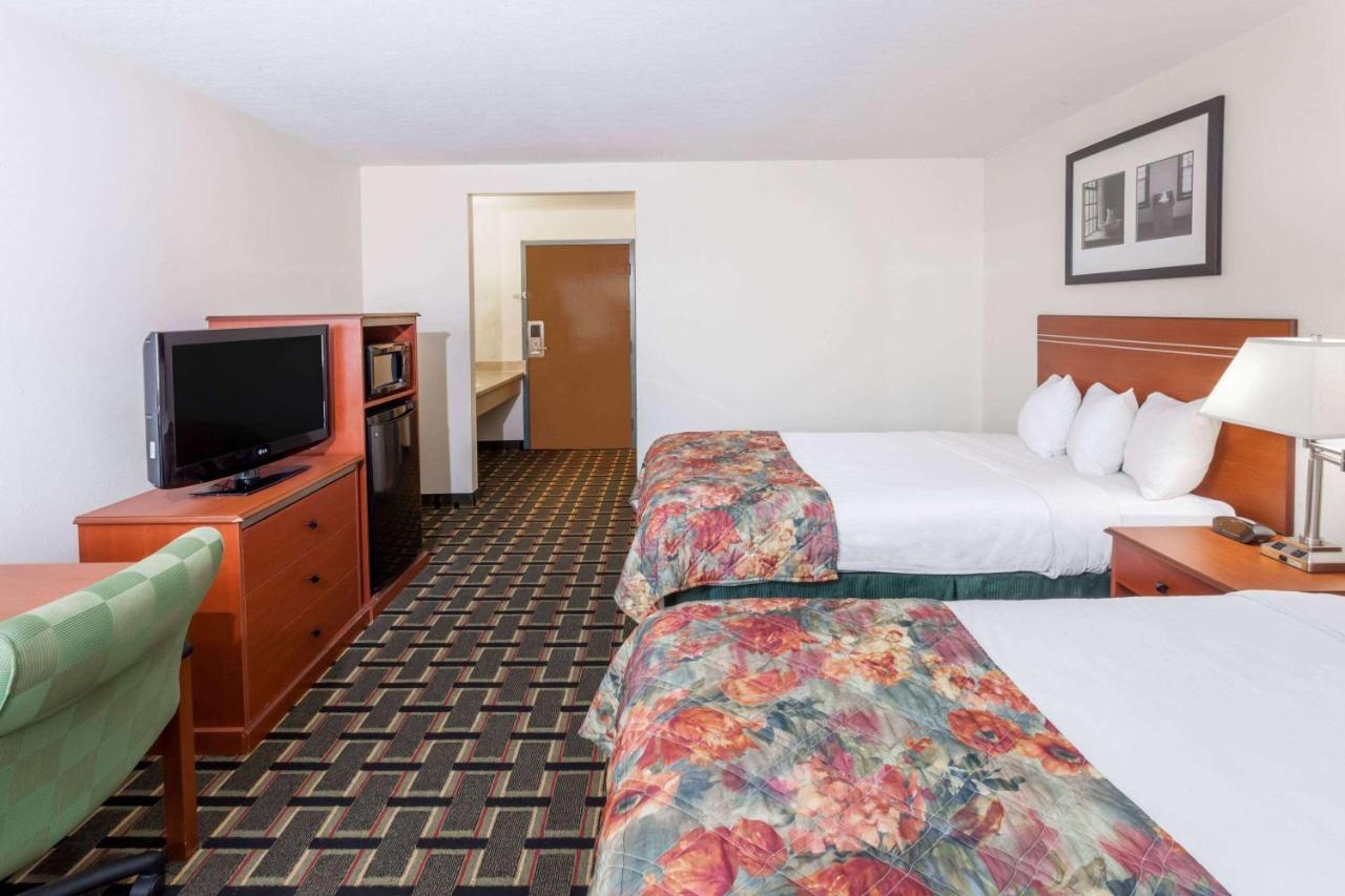 Hotel Baymont By Wyndham 2*