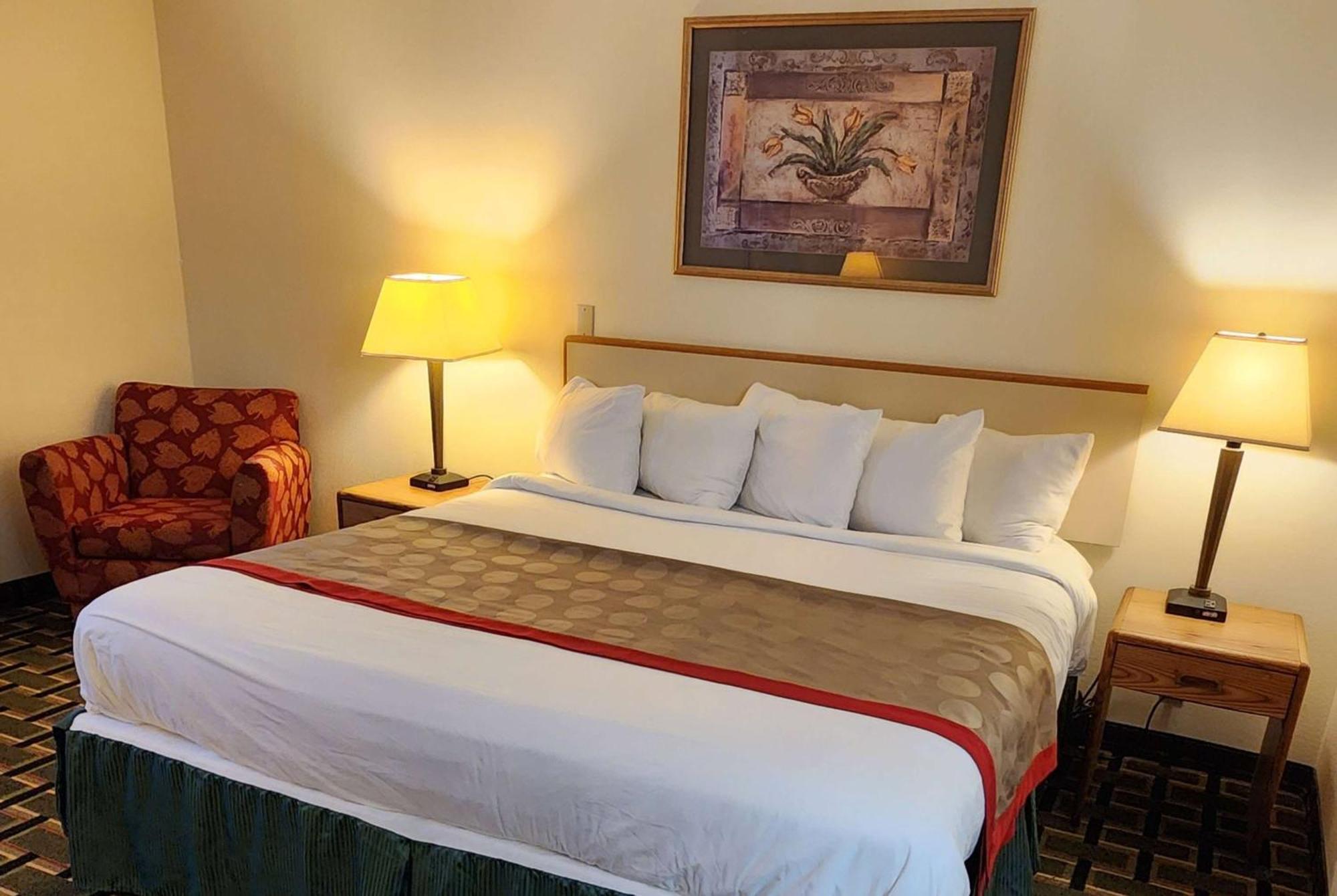 Baymont By Wyndham Decatur